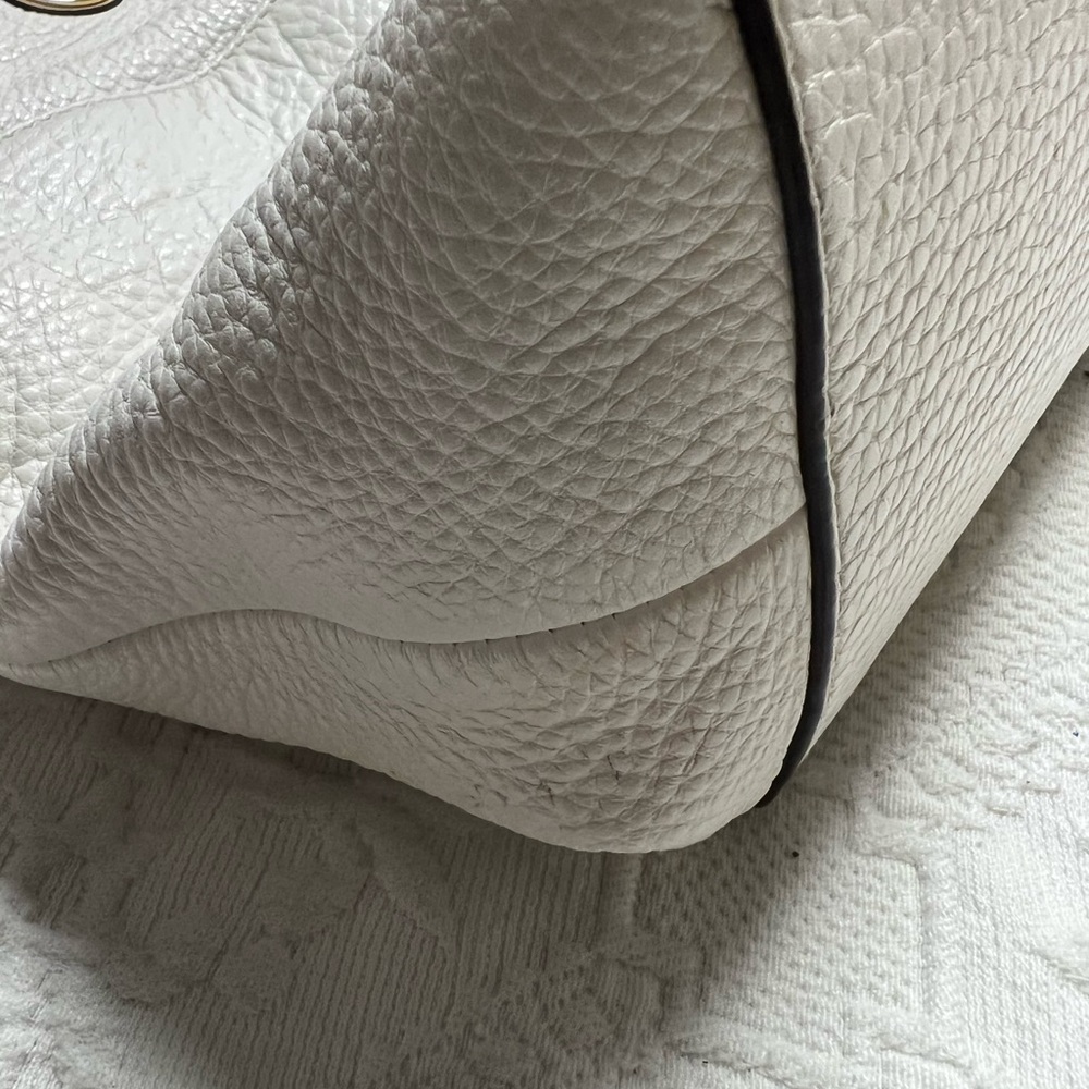 Michael Kors White and Gold Shoulder Bag - Picture 7 of 8